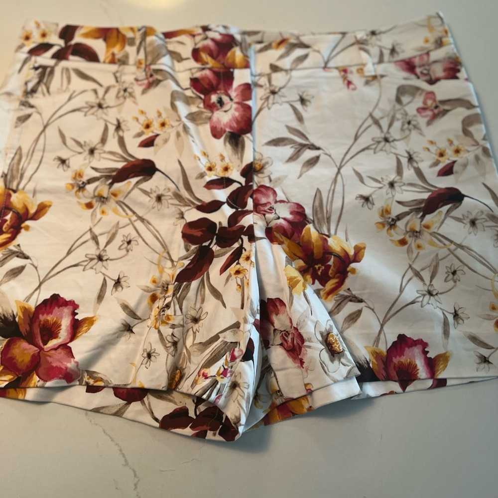 White House Black Market 5 inch floral shorts